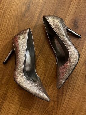 Marc Fisher Gold Glitter Pointed Toe Stiletto Pump Heels Size 5M